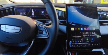Установка голосового, навигации и приложений на Geely Atlas New в Кисловодске